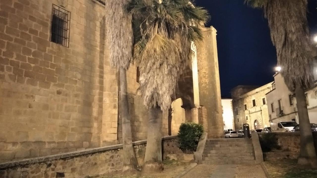 Naturalia: La Casita Con Patio Caceres Luaran gambar